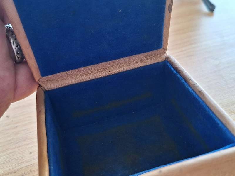 Lovely Egyptian leatherbound jewlery box