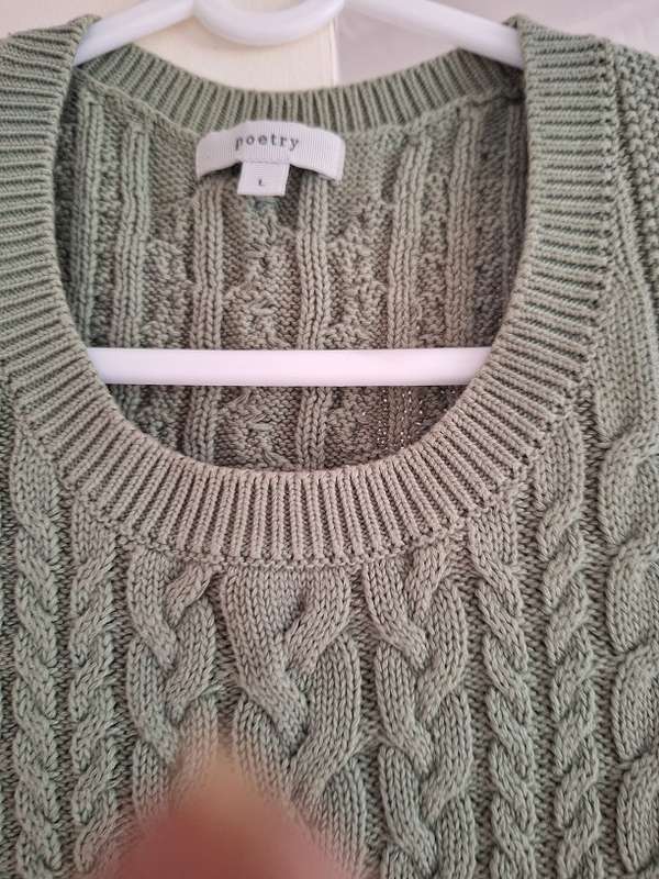 Poetry pullover