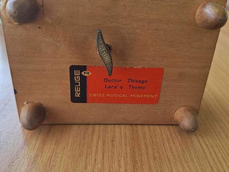 Wooden musical jewellery box
