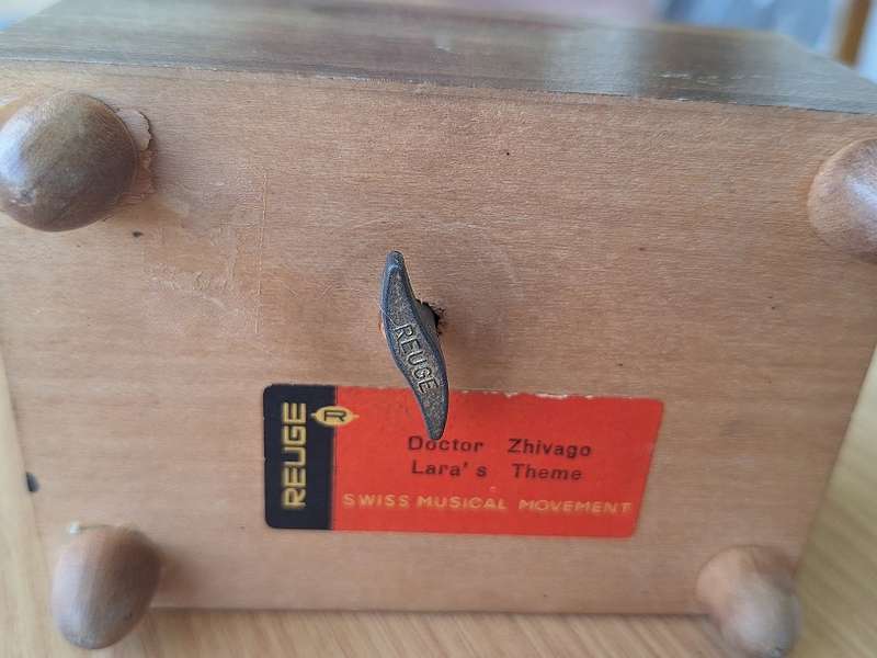 Wooden musical jewellery box