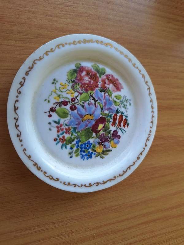 Small wall plate