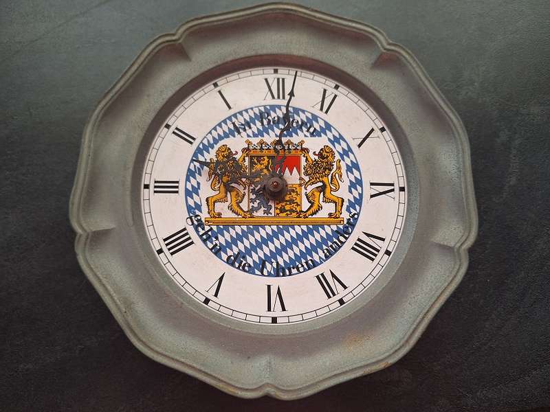 Pewter??? clock, not working
