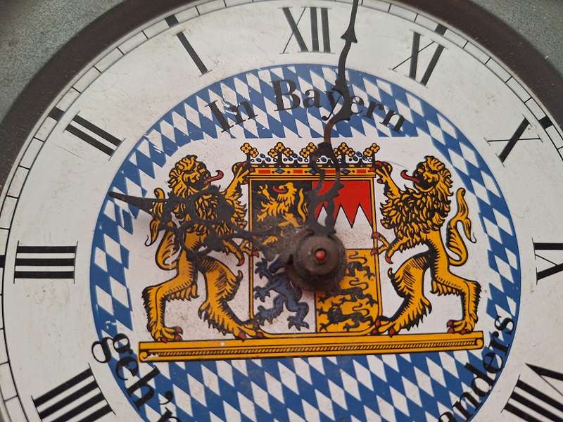 Pewter??? clock, not working