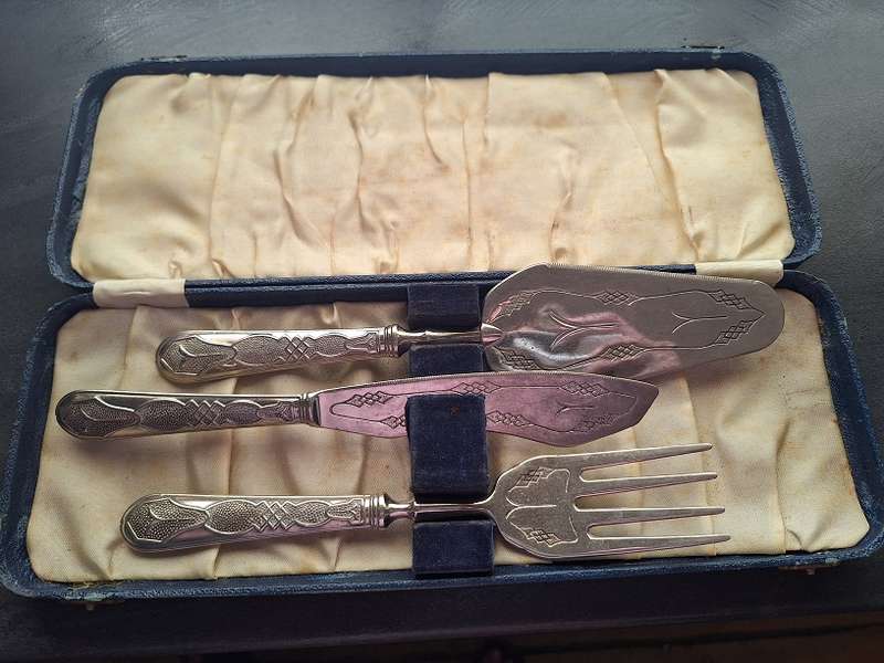 Vintage cake serving set
