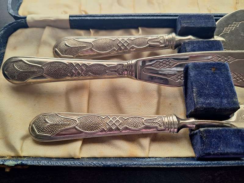 Vintage cake serving set