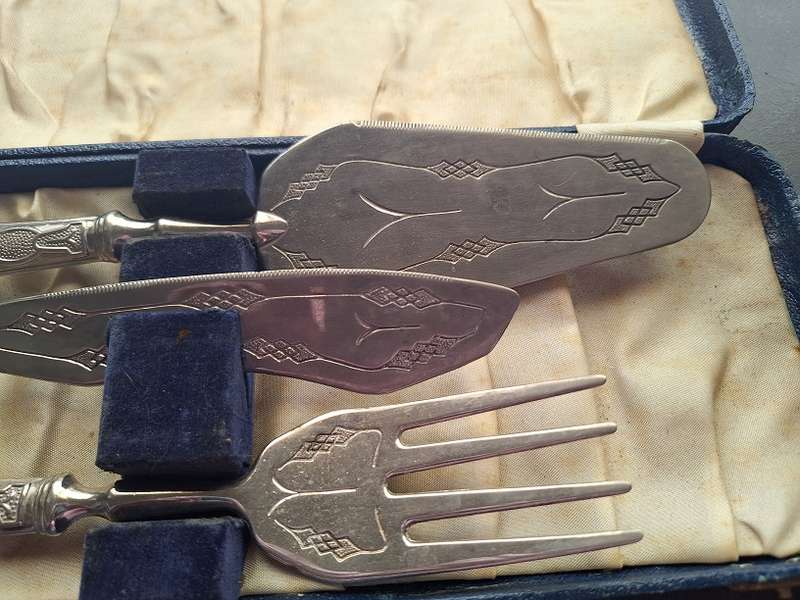 Vintage cake serving set
