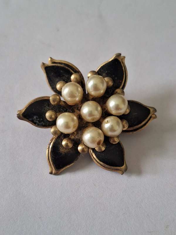 Vintage black enamelled flower and faux pearls brooch
