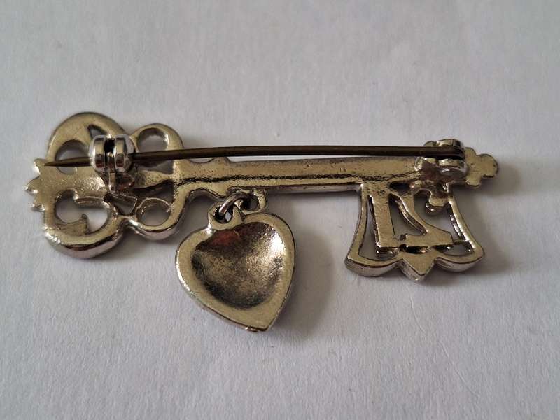 Stunning 21st brooch