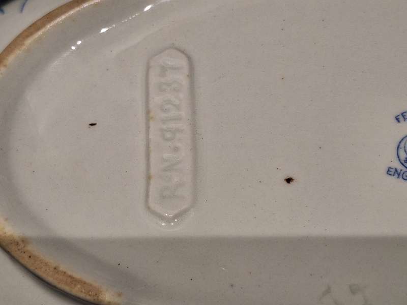 Antique, museum  quality George Jones & Sons serving dish, Fern & Bell pattern