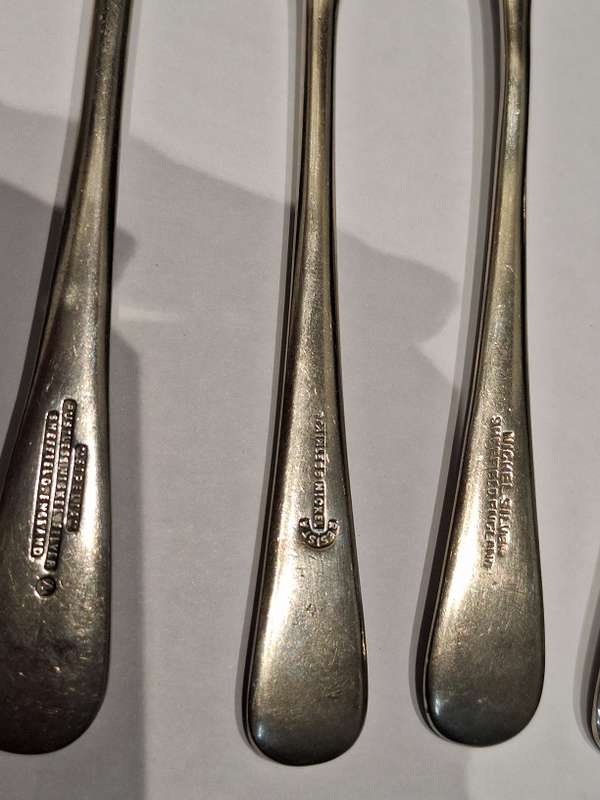 18 x Vintage/Antique forks