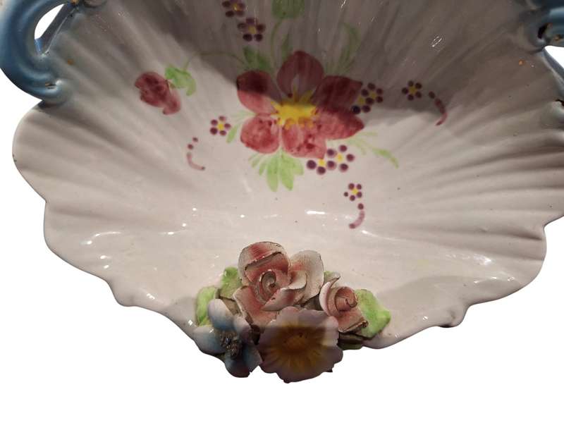 Vintage Capodenomte clam shell shaped decorative bowl