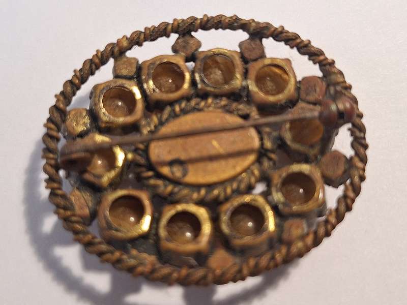 Vintage faux/glass tigers eye brooch 4.5 x 4cm