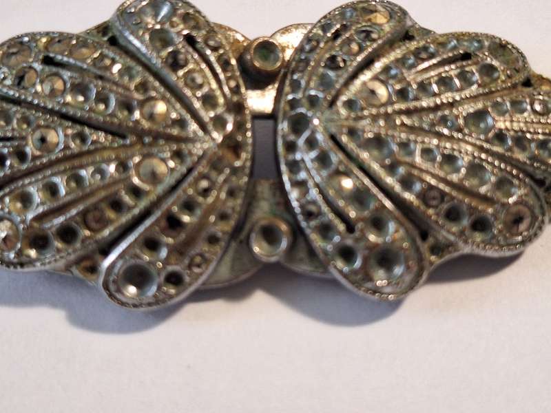 Vintage Duette dress brooch 6 x 2.5cm