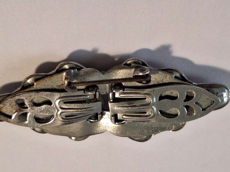 Vintage Duette dress brooch 6 x 2.5cm