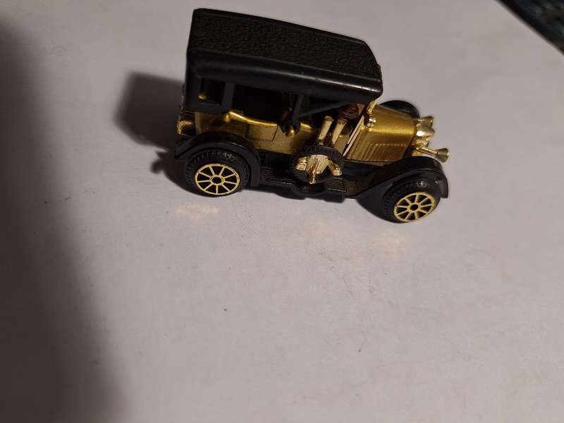 Model of vintage car made in Hong Kong