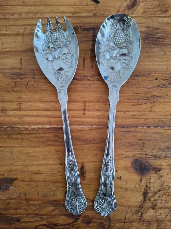 Stunning salad servers