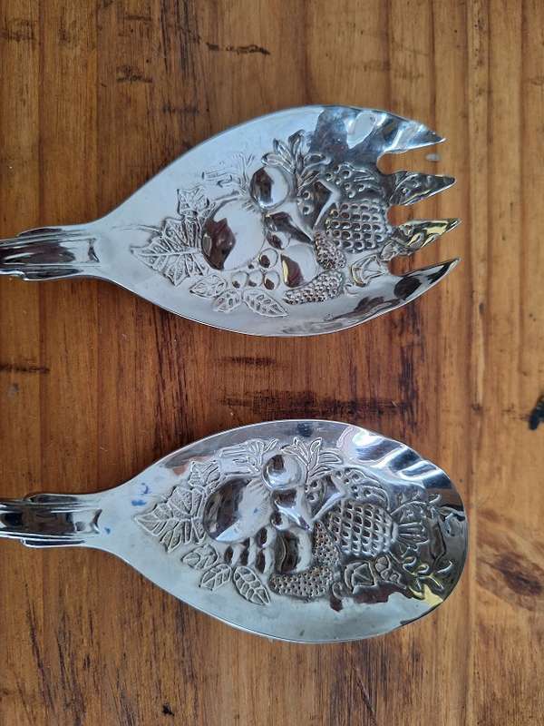 Stunning salad servers