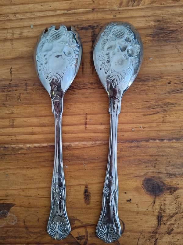 Stunning salad servers