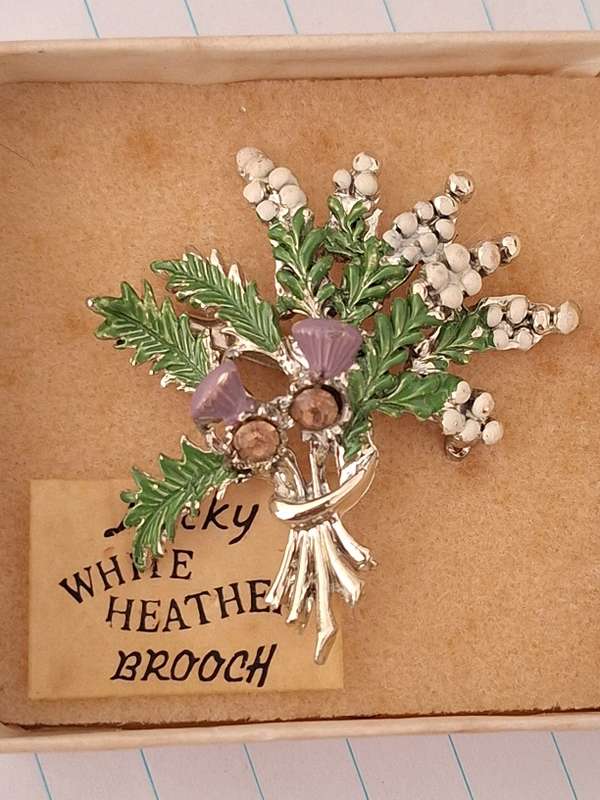 Vintage Lucky White Heather brooch