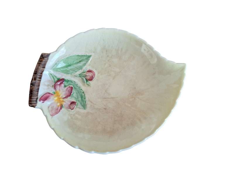 Carltonware yellow leaf sweets dish, age stained
