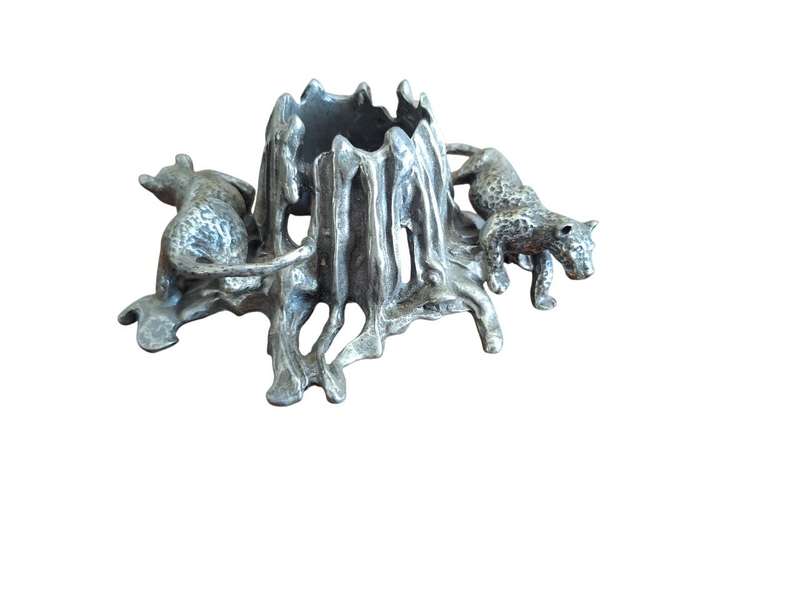 Stunning wildlife metal candle holder