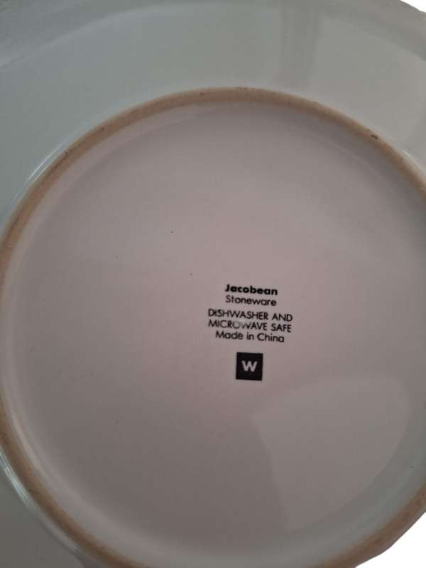 Jacobean stoneware plate 22cm diameter