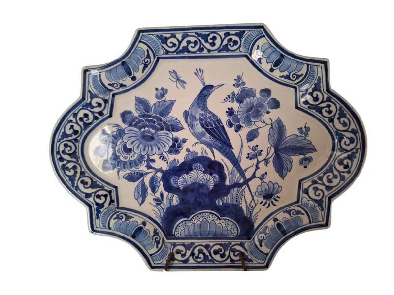 Vintage Royal Delft hand painted collectors plate