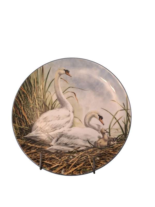Wedgwood collectors plate Waters edge, nest amongst the reeds 20.5cm diameter