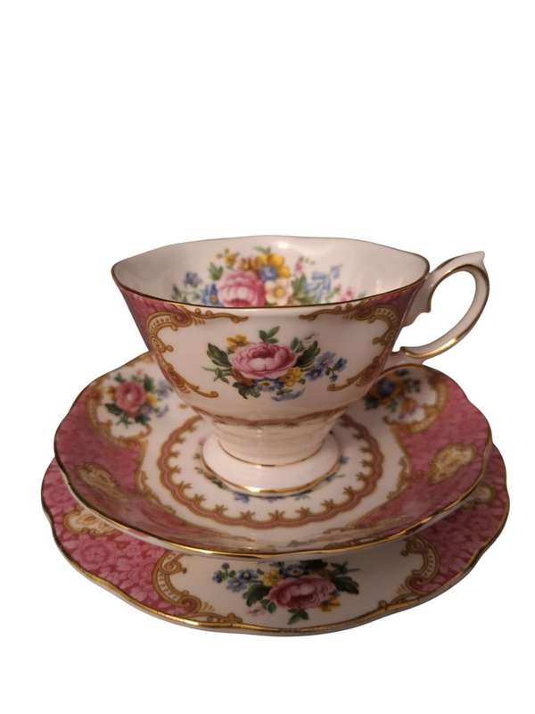 Royal Albert Lady Carlyle Trio