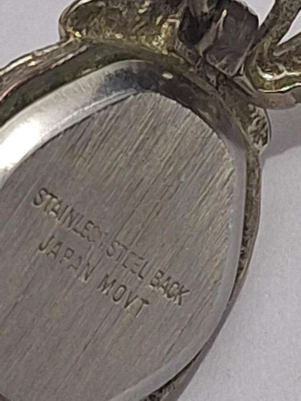 Stunning vintage peek a boo ladies watch, not working