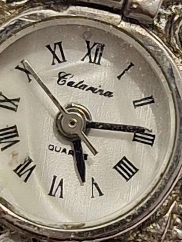 Stunning vintage peek a boo ladies watch, not working