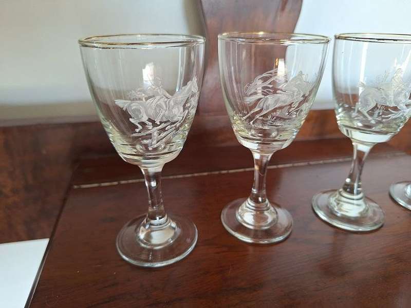 4 x Vintage 1970s Sherry/Port glasses with Equestrian Hunting scenes