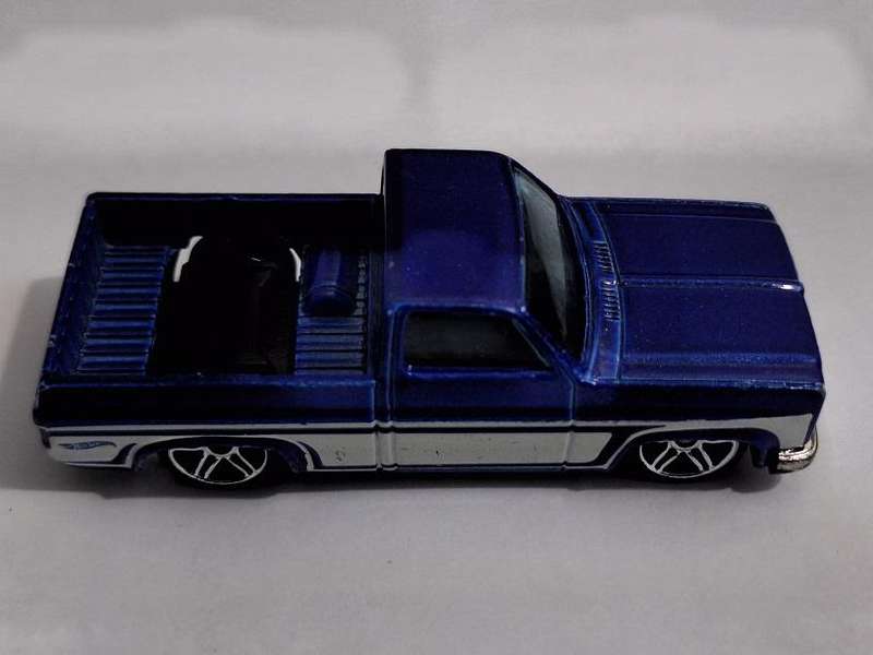 2007 Hot Wheels 83' Chevy Silverado Collectors edition