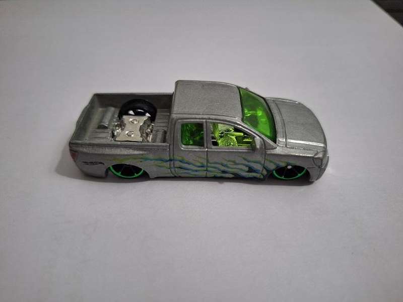 Hot Wheels Nissan Titan