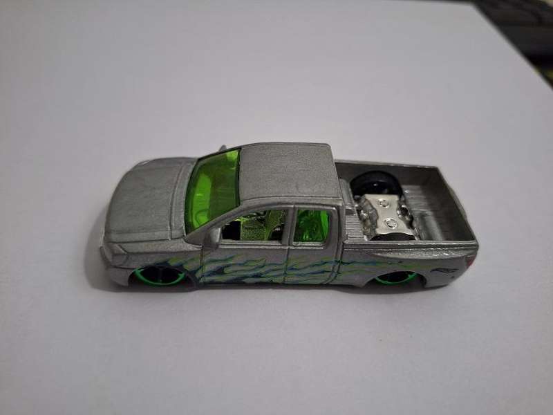 Hot Wheels Nissan Titan