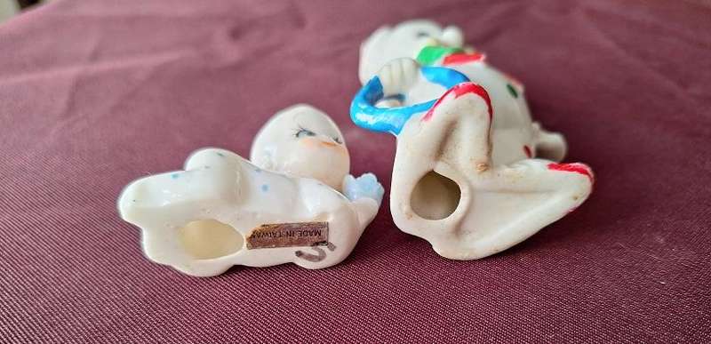 2 x Small ornaments