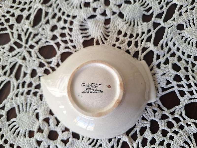 Carltonware yellow leaf sweets dish,