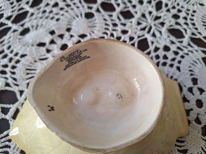 Vintage Carlton Ware small footed bowl