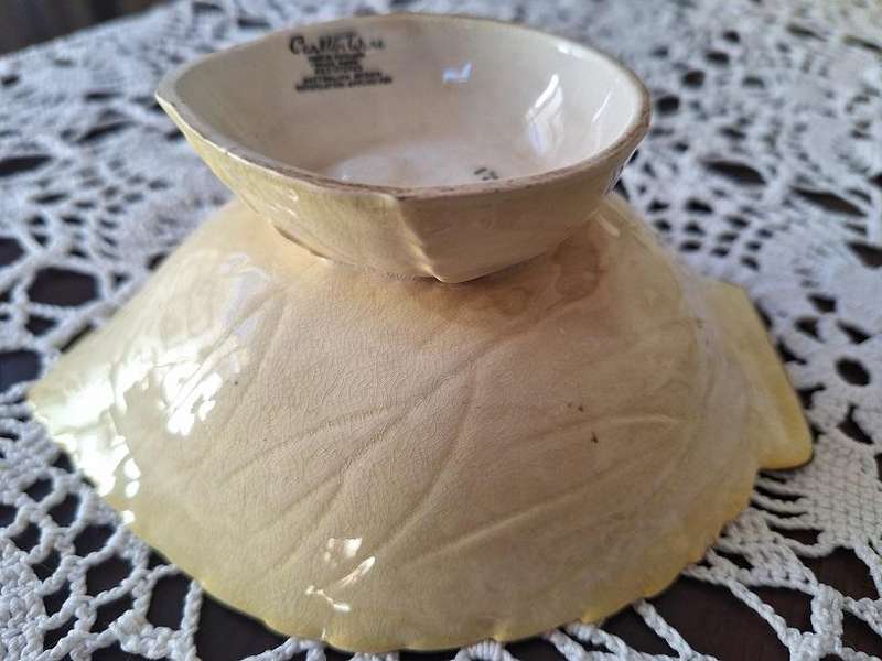 Vintage Carlton Ware small footed bowl