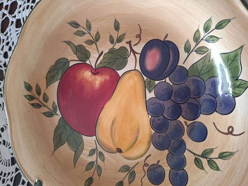 Lovely decorative plate from Home trends