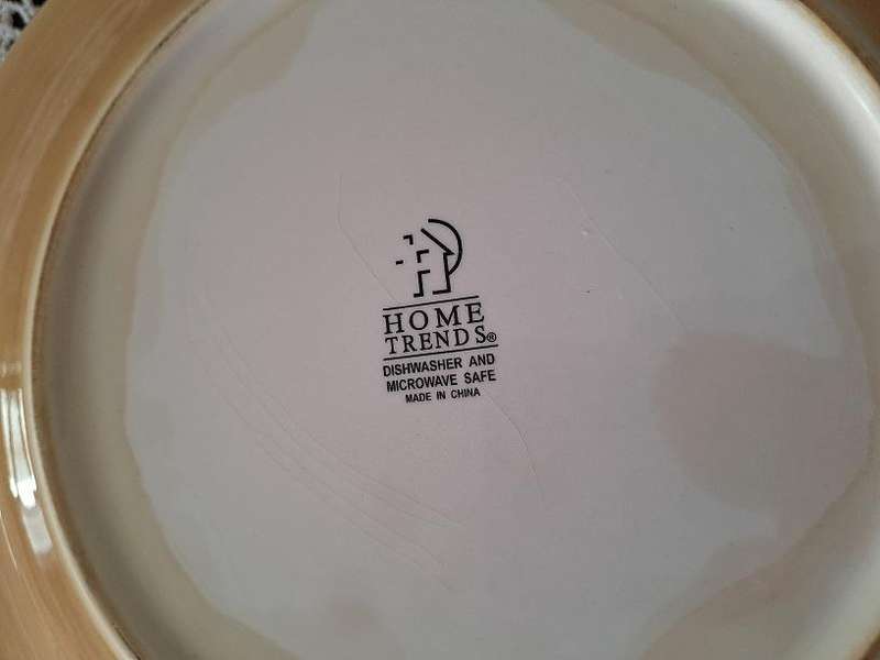 Lovely decorative plate from Home trends