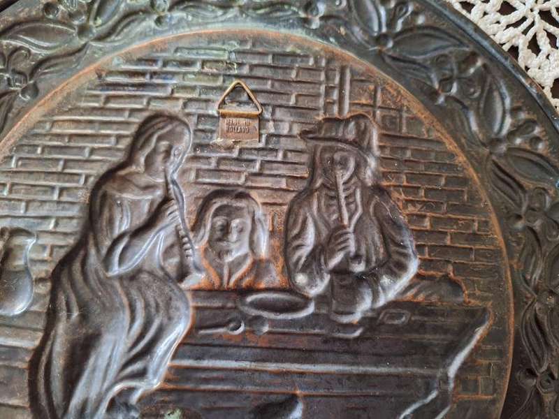 Vintage repousse hammered copper wall plate 30cm diameter