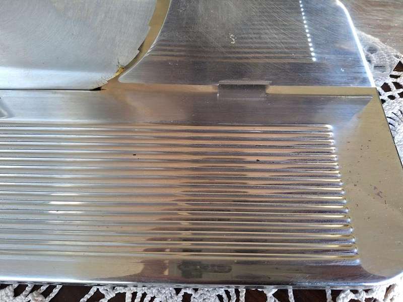 Vintage pineware meat/bread slicer