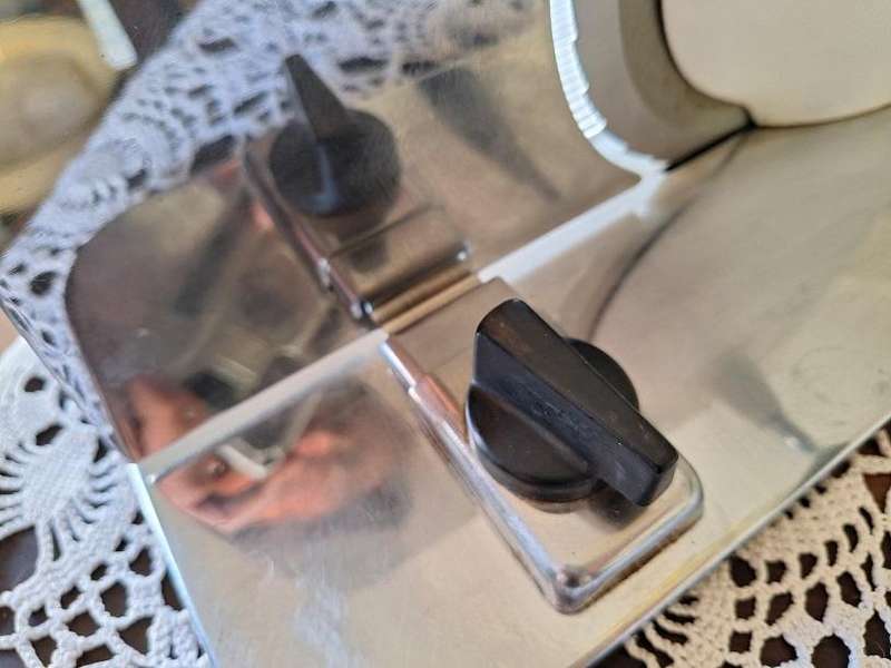 Vintage pineware meat/bread slicer