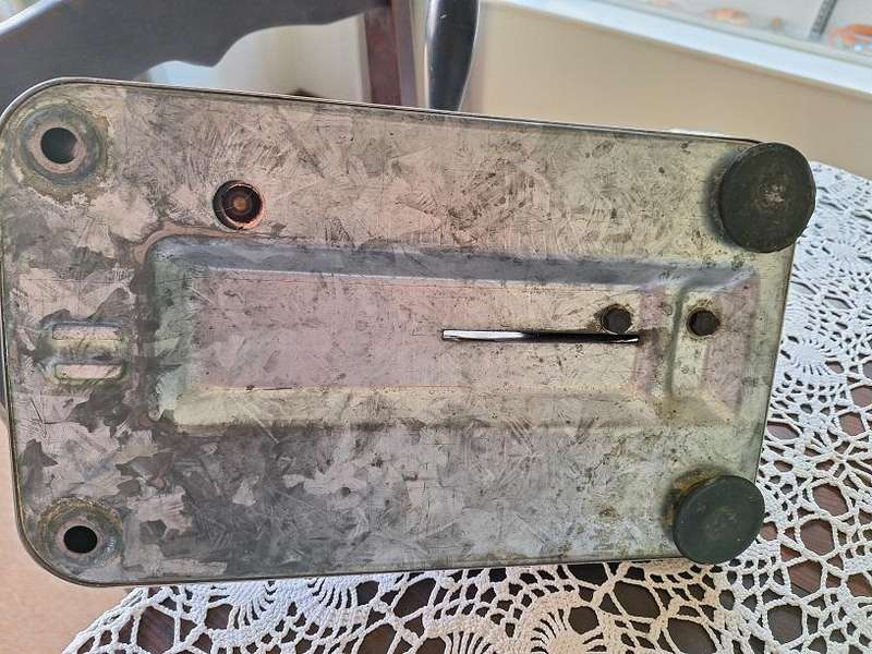 Vintage pineware meat/bread slicer