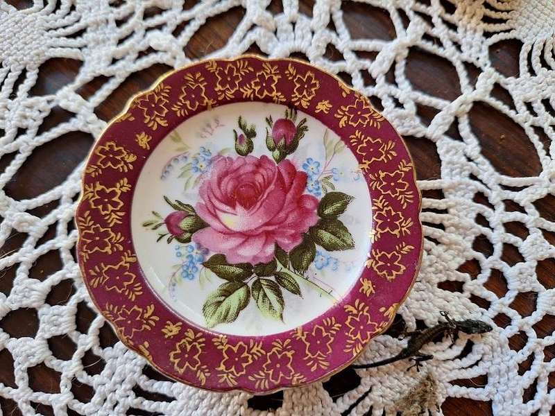 Miniature Lamode trio, for decoration