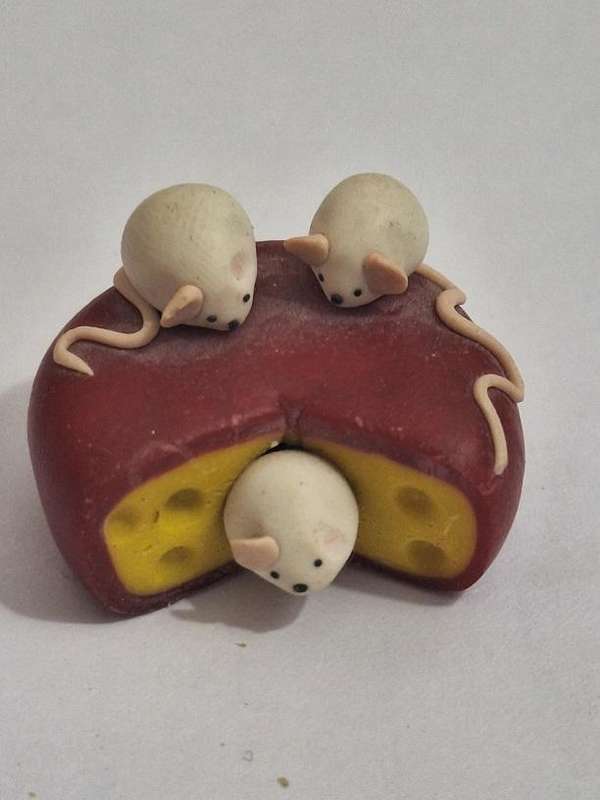 Mice eating cheese for printers tray