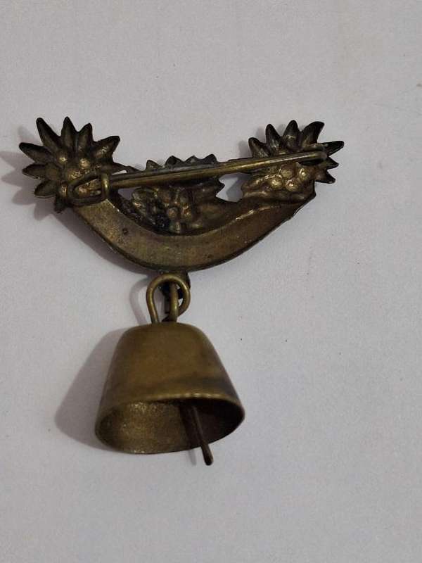 Vintage brass brooch - edelweiss and bell - Bavarian folk art