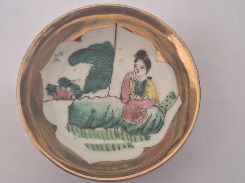 Pretty pin tray/dish