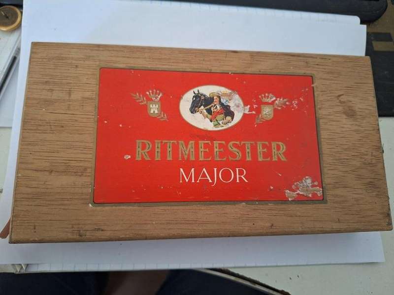 Vintage Ritmeester Major wooden cigar box